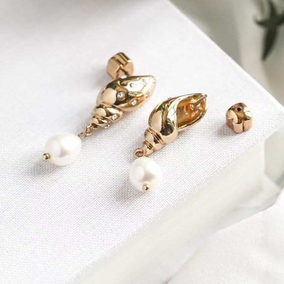 KATE SPADE • Under The Sea Tulip Pearl Earrings - Picture 6 of 9